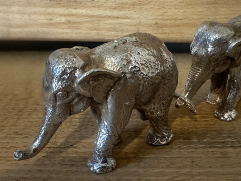 Linking elephants