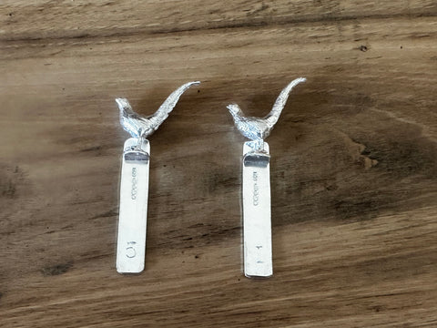 Silver peg finder